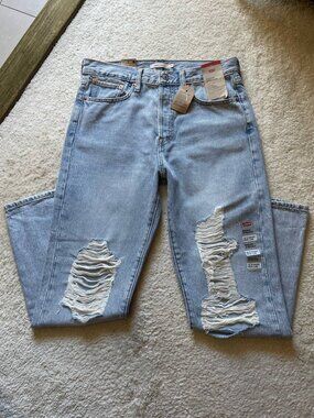 NWT Levi's Wedgie Straight Distressed Women Jeans High Rise Size 30/28